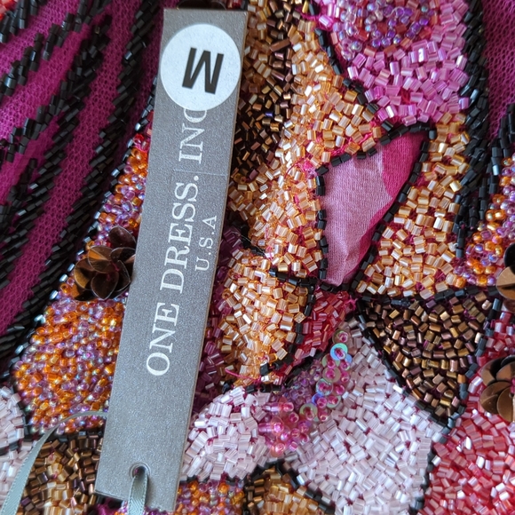 Beautiful beaded fushia top - Picture 3 of 4